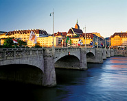 Mittlere Brücke und Schifflände